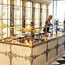 Marbre et dorures pour une ambiance très 18ème