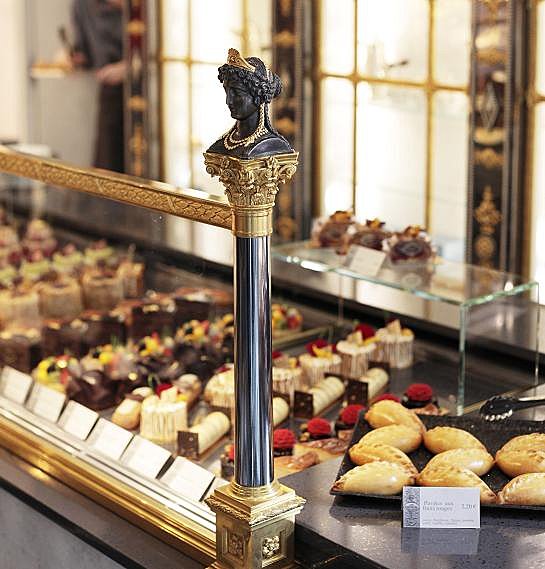 Vaste choix: plats salés et pâtisseries russes