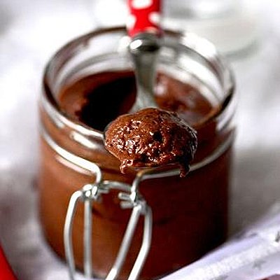 Mousse à la chocolade présentée en bocaux