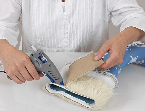 Coller la fausse fourrure