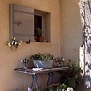 Catherine tenait il y a quelques années tenait une boutique d’antiquités de charme et c’est de là qu’est partie sa passion pour les maisons provençales Catherine tenait il y a quelques années tenait une boutique d’antiquités de charme et c’est de là qu’est partie sa passion pour les maisons provençales