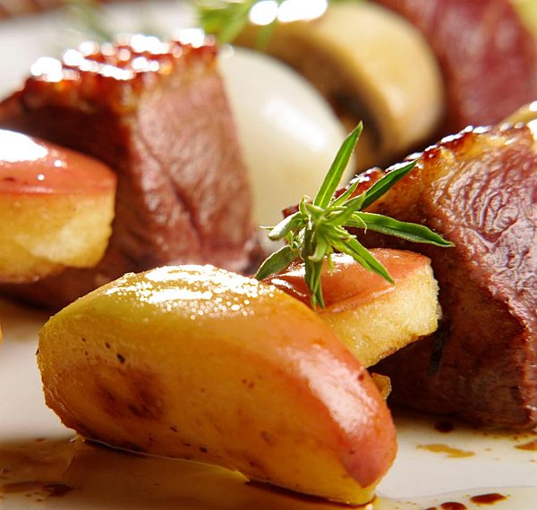 Une belle alliance sucrée-salée, les brochettes de magret de canard aux pommes