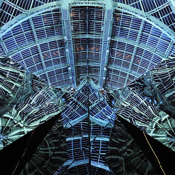 La nef du Grand Palais culmine à 50 mètres de haut