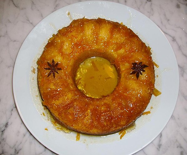 Accompagnez de fraises, d'oranges ou d'ananas... mais toujours de crème chantilly !