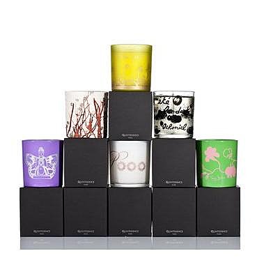La pyramide, une bougie pour chaque mois de l'année