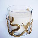 Une fois la bougie terminée, le contenant devient vase, photophore ou objet de décoration bucolique.
