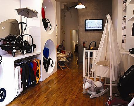 Décoration, articles de puériculture et vêtements de bébé, tout y est