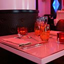 Jeux de brillances entre laque, verre et lumières