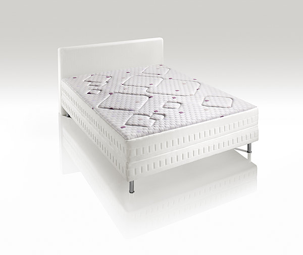 Ce matelas à mémoire de forme est doté de la technologie Smartfoam dont l’effet thermorégulateur génère un refroidissement ou un réchauffement immédiatement perceptible pour l’enfant qui a tendance à se découvrir. ID2010. Dunlopillo.