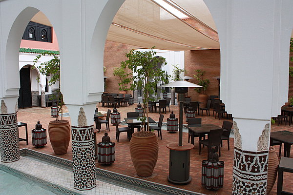 La terrasse extérieur du restaurant