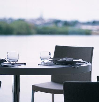 Un déjeuner les pieds dans l'eau