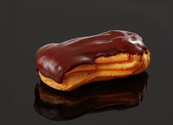 Recette de l'éclair au chocolat fourré à la crème pâtissière