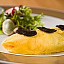 Splendide omelette aux truffes et petite salade de saison