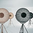 Les différentes finitions font écho aux tissus Fortuny