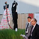 Installation dans les jardins du Palais Royal, pour L'Officiel en juillet 2010 Installation dans les jardins du Palais Royal, pour L'Officiel en juillet 2010