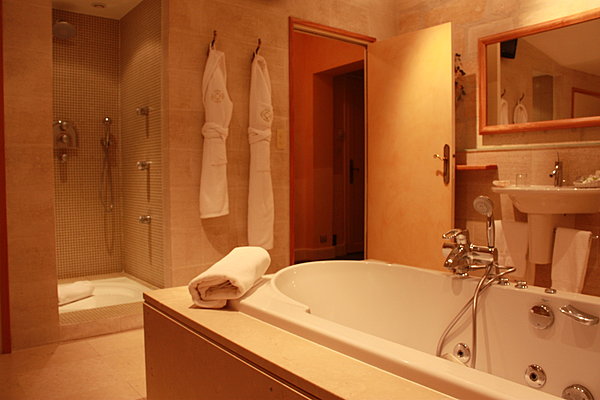 Les salles de bains sont confortables et invitent à la douceur de vivre