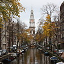 Les larges canaux d'Amsterdam