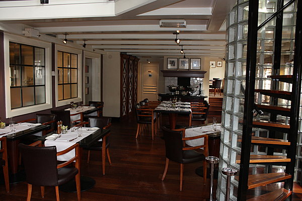 Au coeur de l'hôtel, le restaurant 228