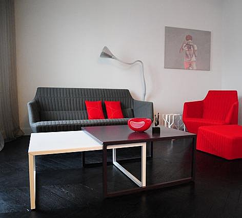 Un canapé deux places de designer...