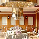 Ambiance paquebot dans la salle à manger lambrissée