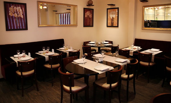 Actuelle et sobre, la salle est agréable