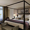 Une chambre business: la ligne et le confort priment