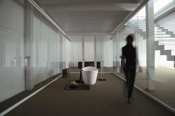 Transparence, modernité, pièces multiples et évolutives grâce à des systèmes de cloisons