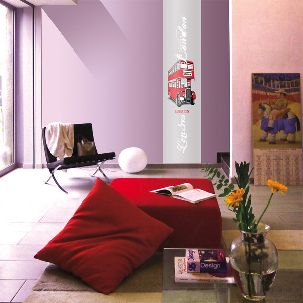 Pour une déco parfaitement personnalisée, il suffit de choisir son support préféré, tableau plexi, toile, alu, papier peint ou poster adhésif et vivamural.com imprime la photo choisie. Vivamural.com