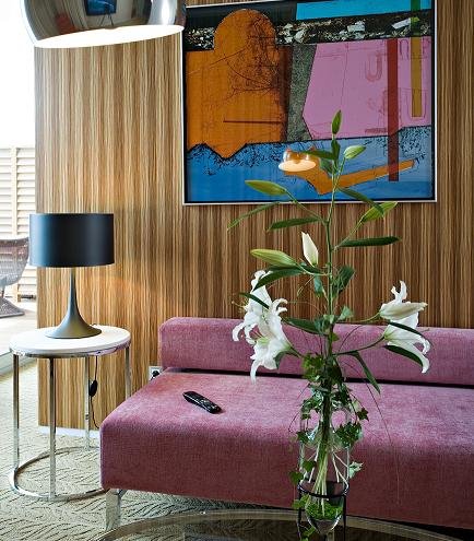 Références aux designers des années 60 dans les suites