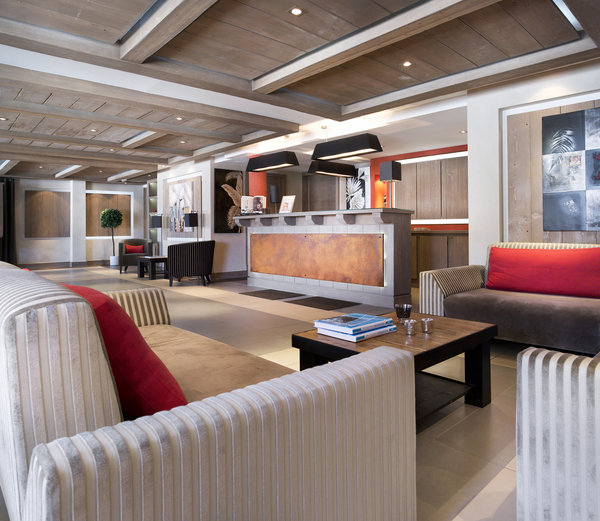 Salons de réceptions, esprit club, bar et jeux...