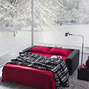 La nuit, tous les coussins passent dessous pour laisser place à une literie vraiment confortable