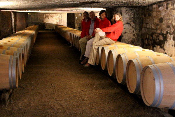 Moment détente dans le chai à barriques