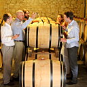 Comprenez le rôle du bois dans l’élevage du vin en le dégustant à la barrique