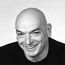 En parallèle de l'architecture, Jean Nouvel crée des meubles, objets et luminaires