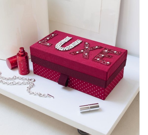 Boîte Luxe aux fleurs rouges