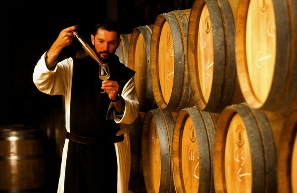Le frère Marie-Pâques, moine vigneron passionné