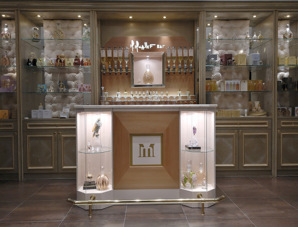 Un bar à parfum permet de concevoir des fragances sur mesure à partir de 10 bases