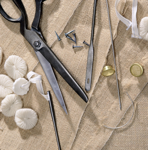 Les artisans tapissiers emploient le même matériel depuis des décennies