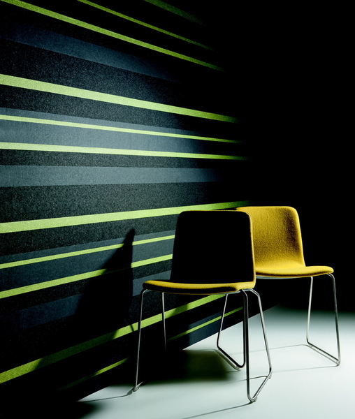 Papier peint intissé. Le rouleau de 10,05 x 0,53 m : 79 €. Réf. 904 LU. Collection Lumina. Tiffanie Zambaiti.