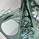 L’escalier central en verre