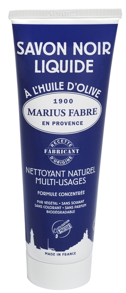 En tube souple, une noix de produit à diluer suffit
