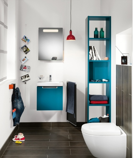 Petit, ce lave-mains offre néanmoins une confortable profondeur. 45 x 37 cm. Villeroy & Boch.