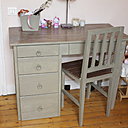 Aménagez un coin bureau dans une chambre de petite fille. Bureau et chaise Petit Blanc d’Ivoire