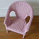 Fauteuil en rotin tressé rose, Jardin d’Ulysse