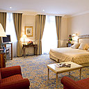 Le Claridge propose des studios et 2 pièces type appart-hôtel de luxe sur les Champs Elysées !