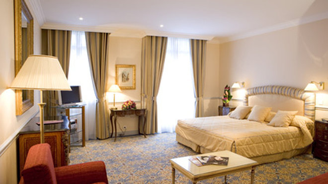 Le Claridge propose des studios et 2 pièces type appart-hôtel de luxe sur les Champs Elysées !