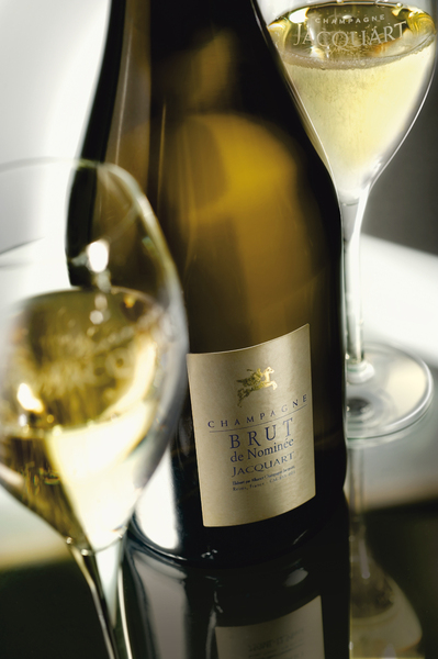 Le Brut de Nominée dans son élégante bouteille