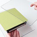 Mettre en sandwich le poinçon et le papier