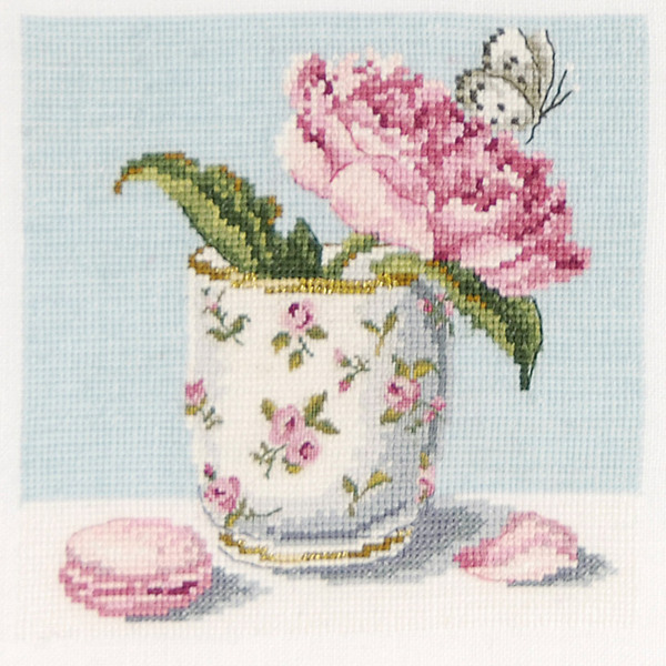 La pivoine est brodée