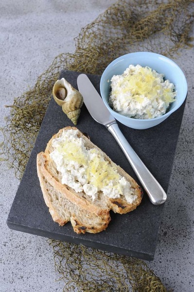 Fines herbes et crème d’Isigny pour un bulot facile à grignoter.